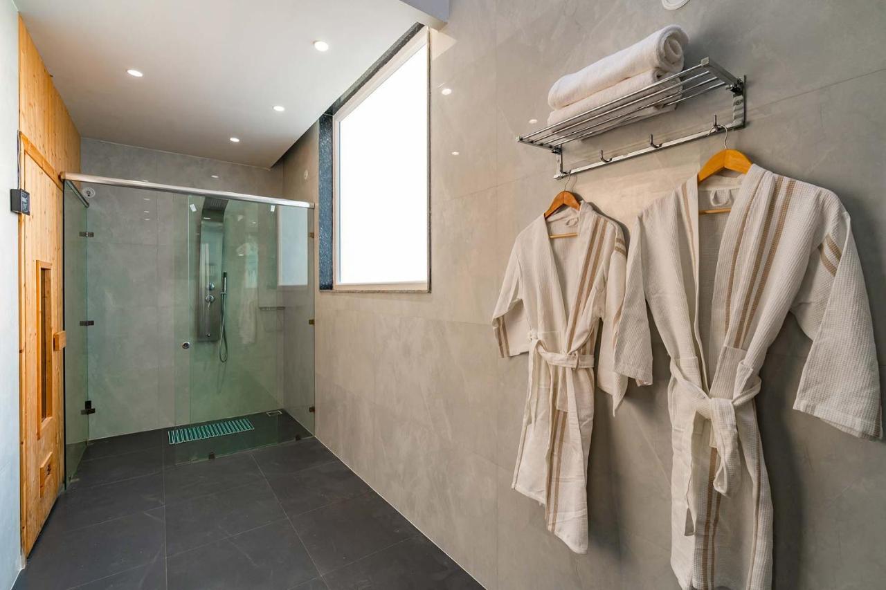 Stayvista At Le Blanc Escape W Outdoor Pool Sohna Exterior photo