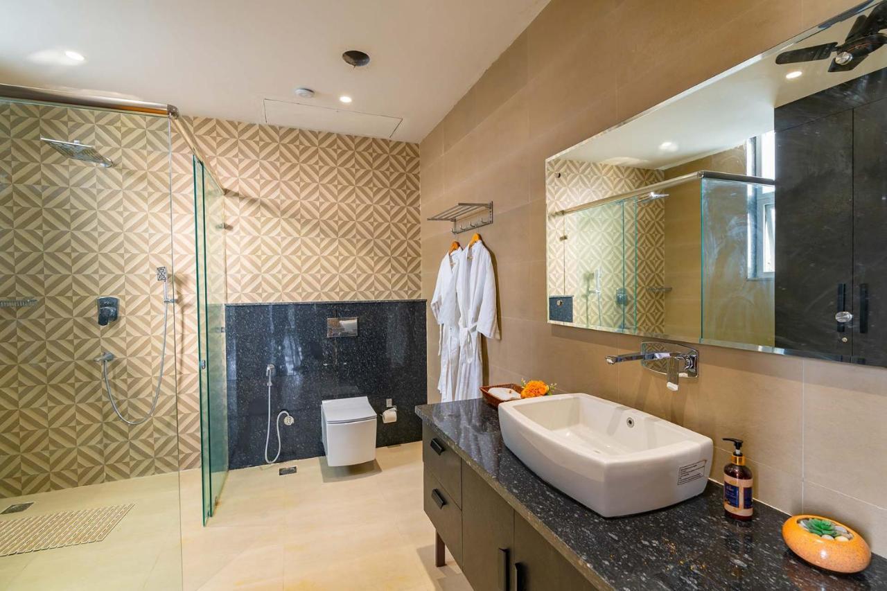 Stayvista At Le Blanc Escape W Outdoor Pool Sohna Exterior photo